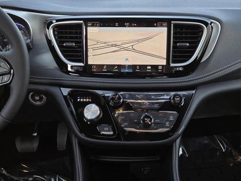 New 2026 Chrysler Pacifica Limited w/ S Appearance Package image 25