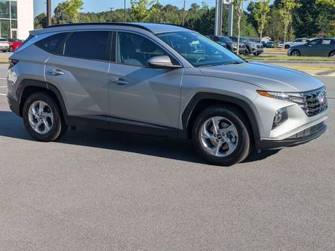 Used 2022 Hyundai Tucson SEL FWD image 2