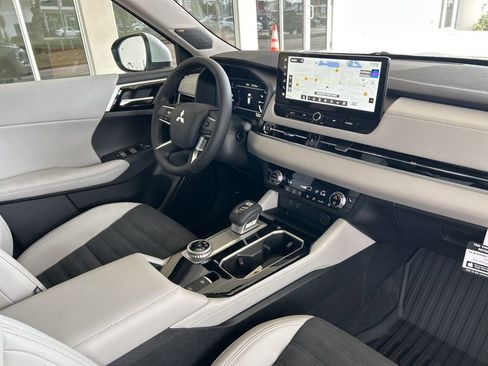 New 2026 Mitsubishi Outlander SE image 20