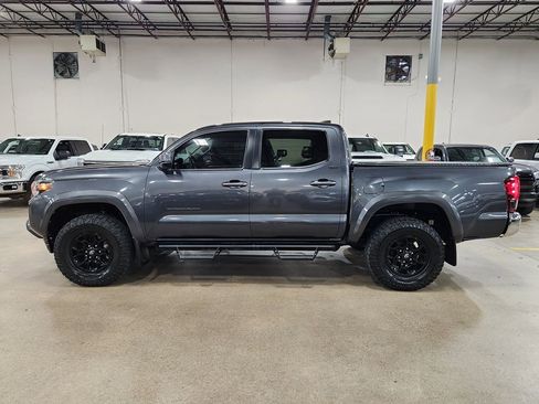 Used 2022 Toyota Tacoma SR5 image 7