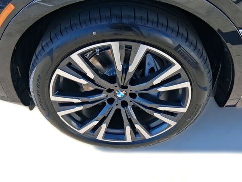 New 2026 BMW X7 xDrive40i w/ Premium Package AWD/4WD image 12