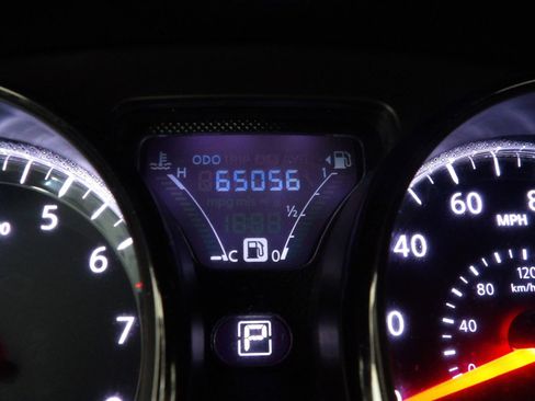 Used 2018 Nissan Versa SV image 14