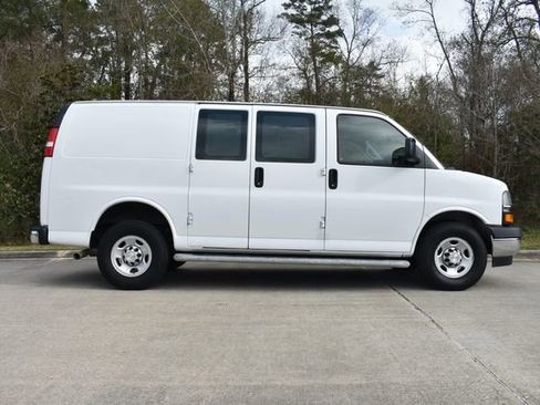 Used 2021 Chevrolet Express 2500 2500 w/ Driver Convenience Package image 3