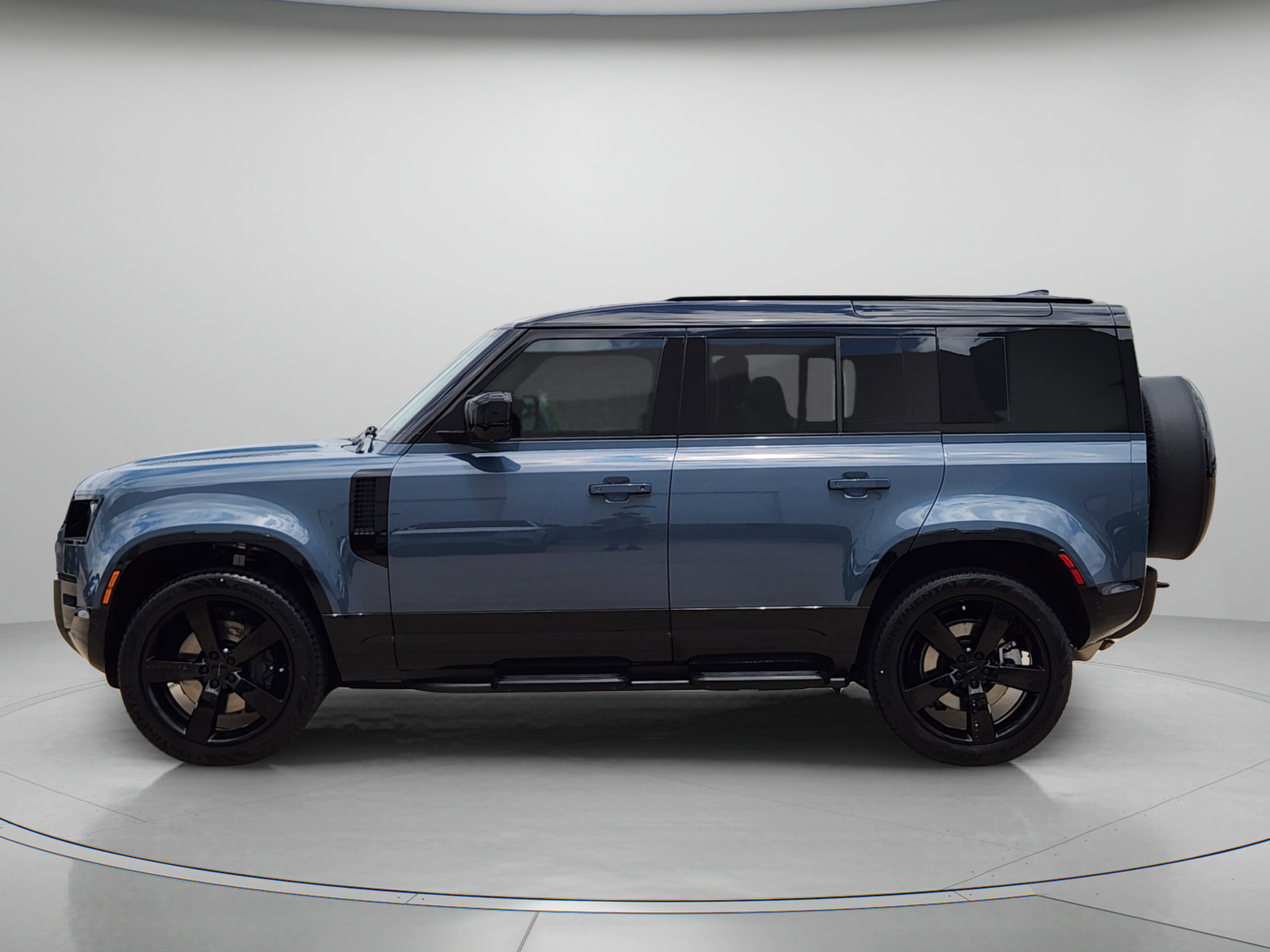 New 2026 Land Rover Defender 110 X-Dynamic SE AWD/4WD image 2