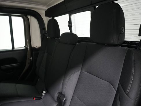 Used 2020 Jeep Gladiator Sport w/ Quick Order Package 24S image 16