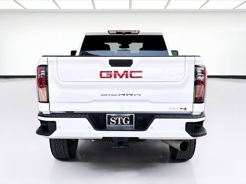 Used 2025 GMC Sierra 2500 AT4 AWD/4WD image 5