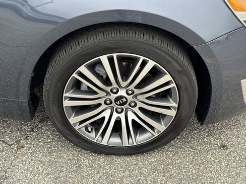 Used 2015 Kia Cadenza Premium image 12