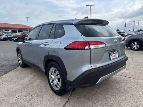 Used 2025 Toyota Corolla Cross L FWD image 9