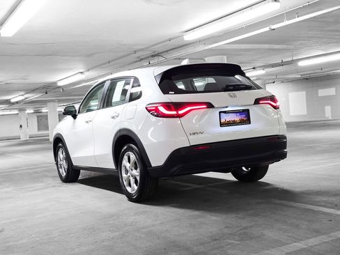 Certified 2023 Honda HR-V LX image 5