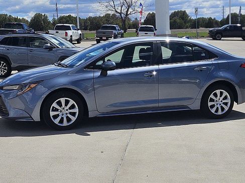 Used 2025 Toyota Corolla LE image 22