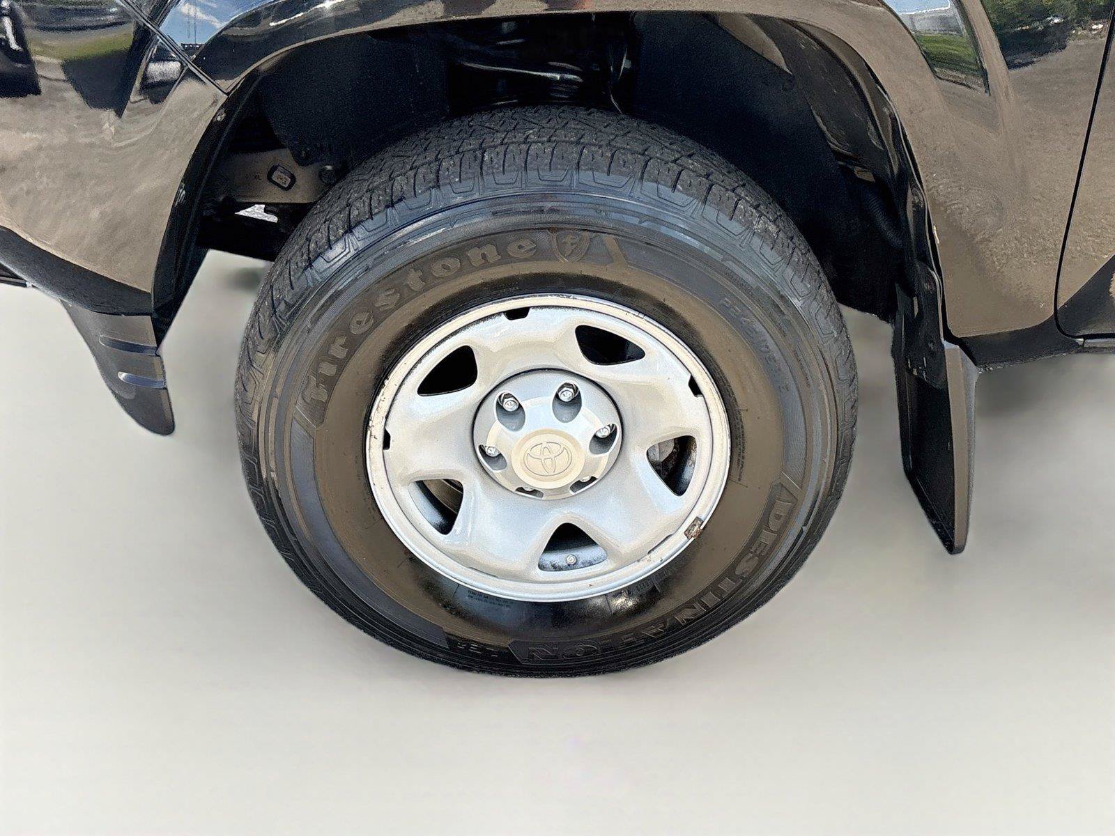 Used 2021 Toyota Tacoma SR5 RWD image 28