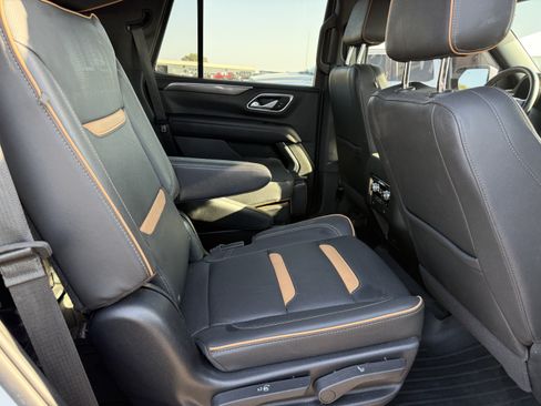 Used 2022 GMC Yukon AT4 AWD/4WD image 8