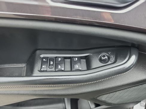 Used 2023 Jeep Grand Cherokee Altitude AWD/4WD image 13