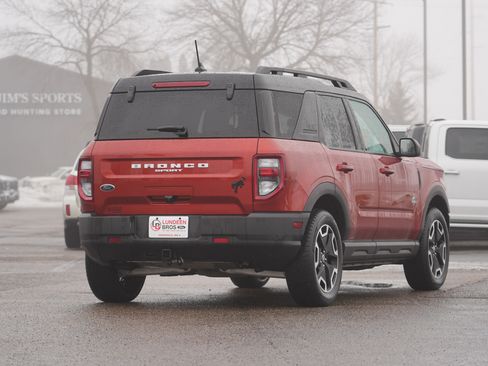 Used 2022 Ford Bronco Sport Outer Banks w/ Tech Package image 3