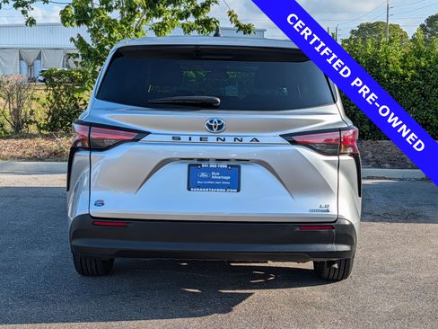 Used 2022 Toyota Sienna LE FWD image 5