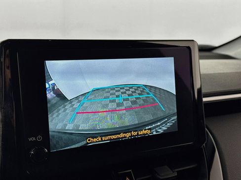 Used 2025 Toyota Corolla Cross AWD Hybrid w/ Moonroof Package image 10