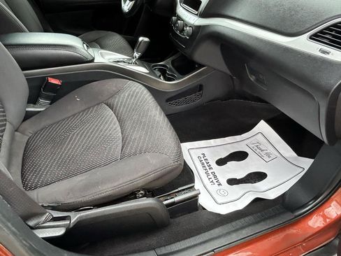 Used 2014 Dodge Journey SXT FWD image 12