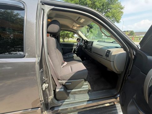 Used 2011 Chevrolet Silverado 1500 LS AWD/4WD image 9
