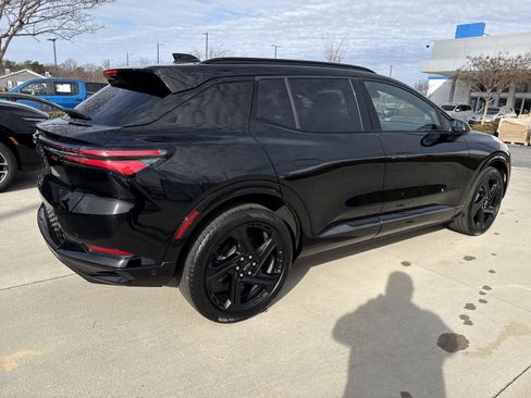 Certified 2024 Chevrolet Equinox EV RS image 10