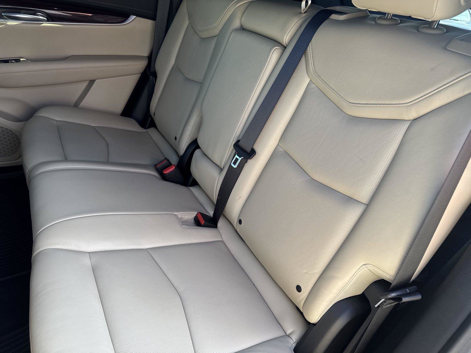 Used 2017 Cadillac XT5 Luxury w/ Driver Awareness Package FWD image 32