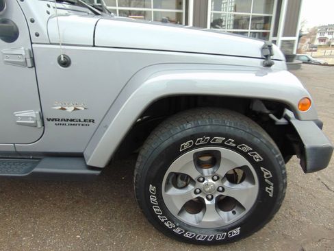 Used 2016 Jeep Wrangler Unlimited Sahara w/ Connectivity Group image 9