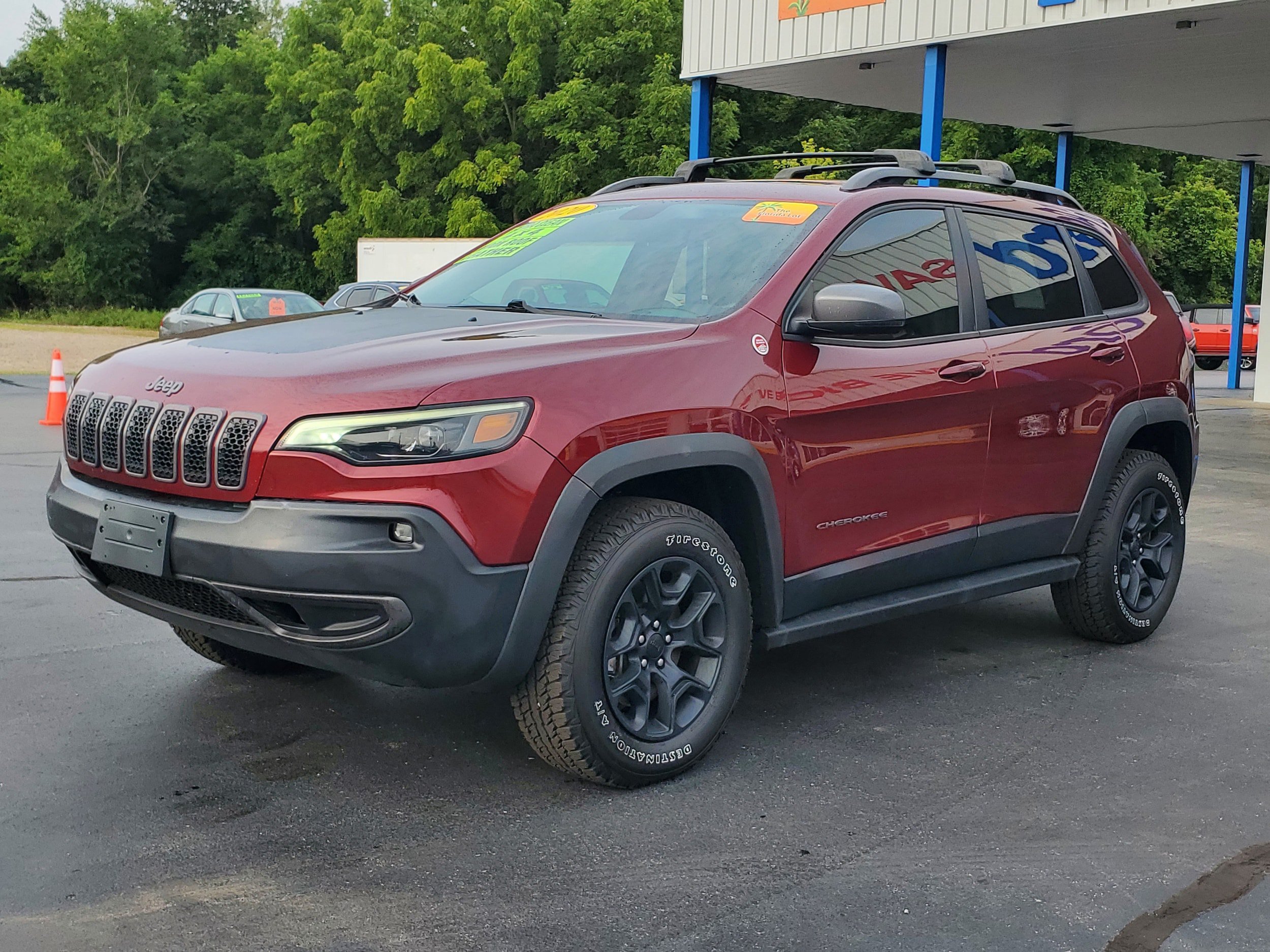 Used 2020 Jeep Cherokee Trailhawk w/ Comfort/Convenience Group AWD/4WD image 2