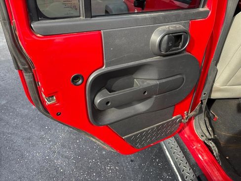 Used 2010 Jeep Wrangler Unlimited Sport image 21