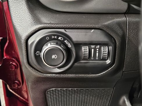 Used 2021 Jeep Wrangler Unlimited Sahara w/ Cold Weather Group image 25