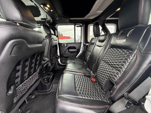 Used 2021 Jeep Wrangler Unlimited Rubicon AWD/4WD image 8