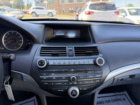 Used 2010 Honda Accord EX image 17