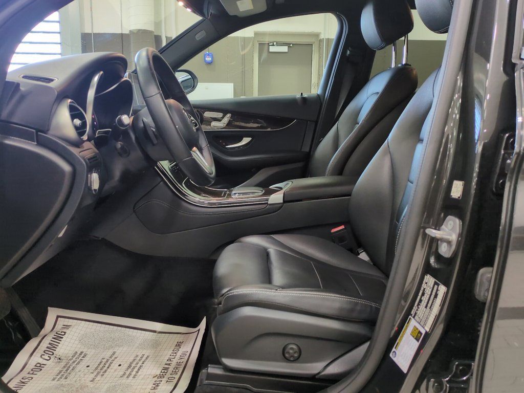 Used 2020 Mercedes-Benz GLC 300 4MATIC image 14