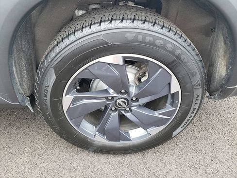 Used 2025 Nissan Rogue SV FWD image 15
