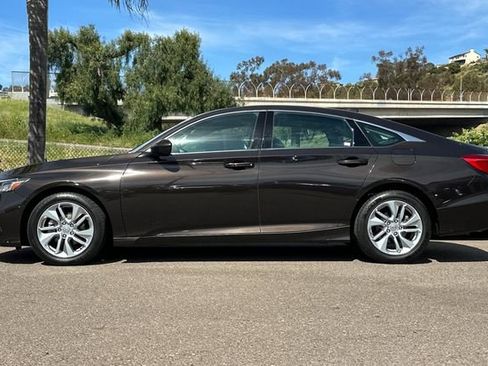 Certified 2018 Honda Accord LX image 9