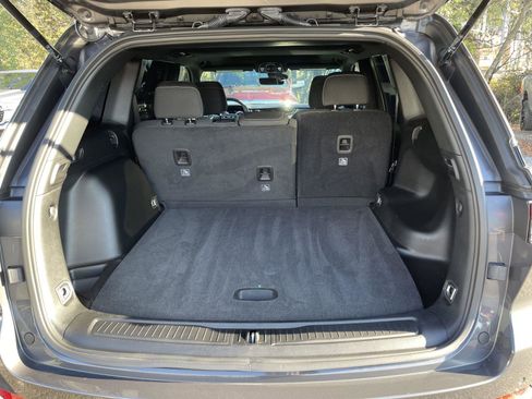 Certified 2025 Jeep Grand Cherokee Laredo X image 40