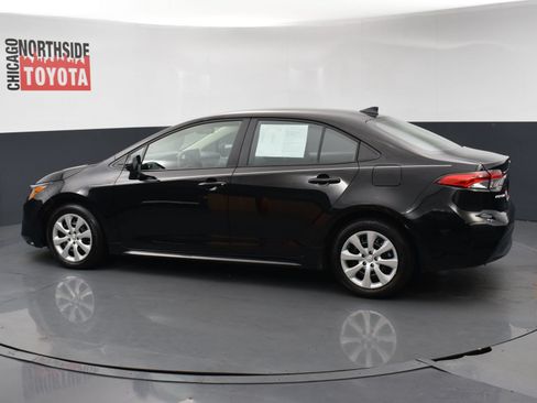 Used 2026 Toyota Corolla LE FWD image 2