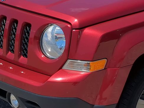 Used 2015 Jeep Patriot High Altitude FWD image 11