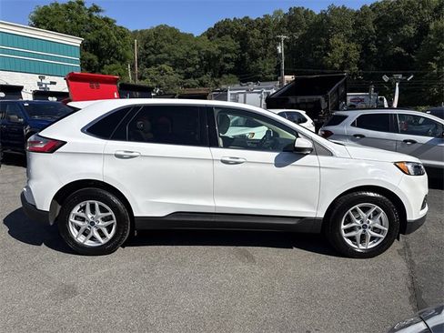 Used 2022 Ford Edge SEL w/ Convenience Package image 3