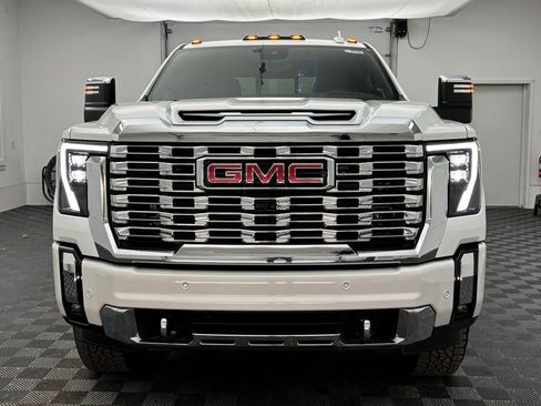 New 2025 GMC Sierra 2500 Denali w/ Denali Reserve Package image 14