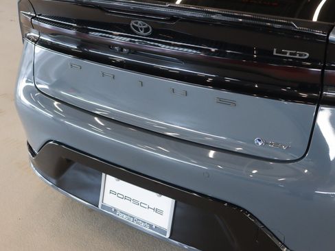 Used 2024 Toyota Prius Limited w/ Limited Premium Package FWD image 23