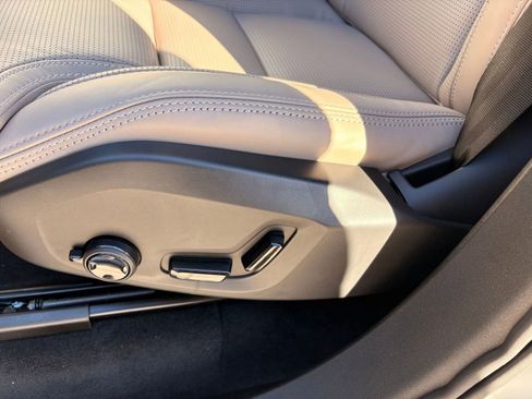 New 2026 Volvo XC90 B6 Ultra image 13