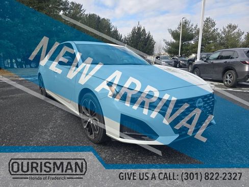 Used 2024 Nissan Altima 2.5 SR image 1