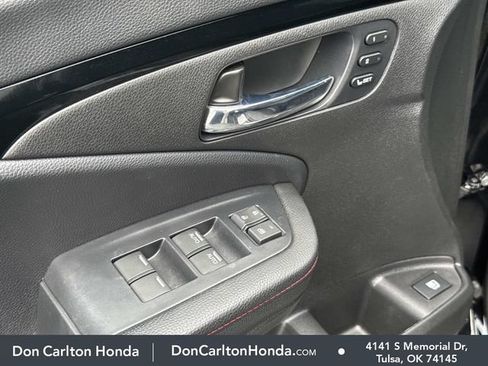 Used 2025 Honda Ridgeline Black Edition image 13