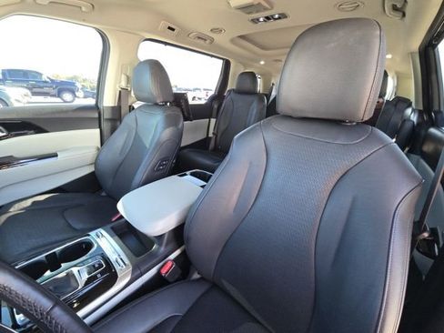 Used 2024 Kia Carnival SX Prestige image 20