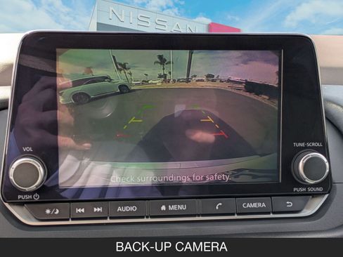 Used 2023 Nissan Rogue SV image 18