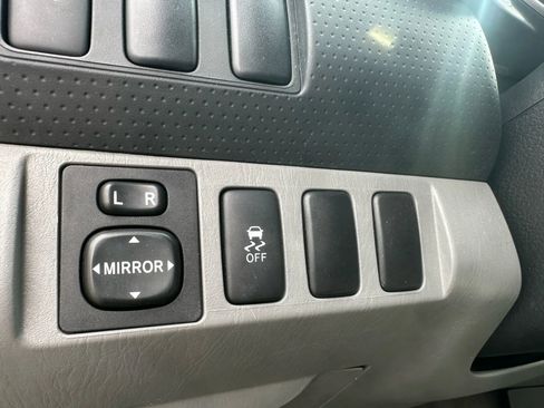 Used 2011 Toyota Tacoma PreRunner image 30