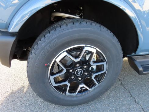 New 2025 Ford Bronco Outer Banks image 8