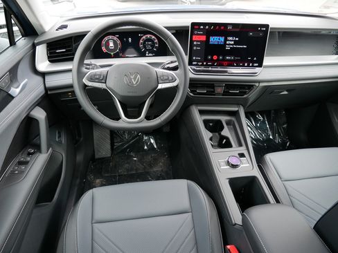 New 2026 Volkswagen Tiguan SE image 7