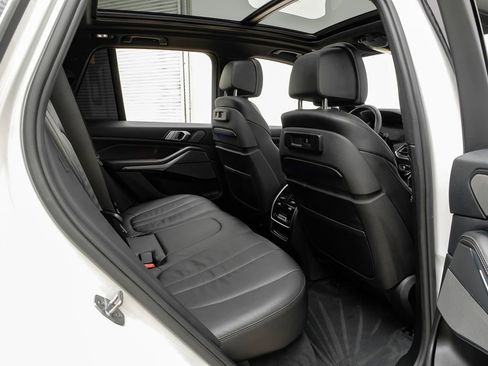 Used 2019 BMW X5 xDrive40i w/ M Sport Package image 34