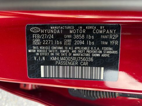 Used 2024 Hyundai Elantra SEL FWD image 34