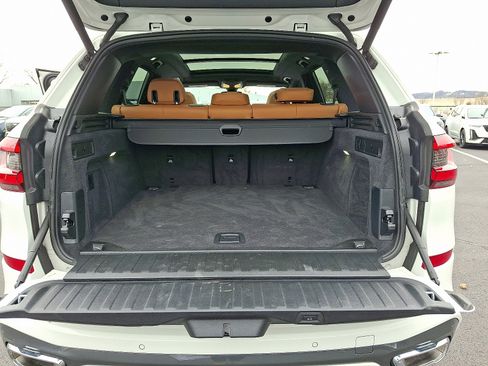 Used 2023 BMW X5 xDrive40i w/ M Sport Package image 28